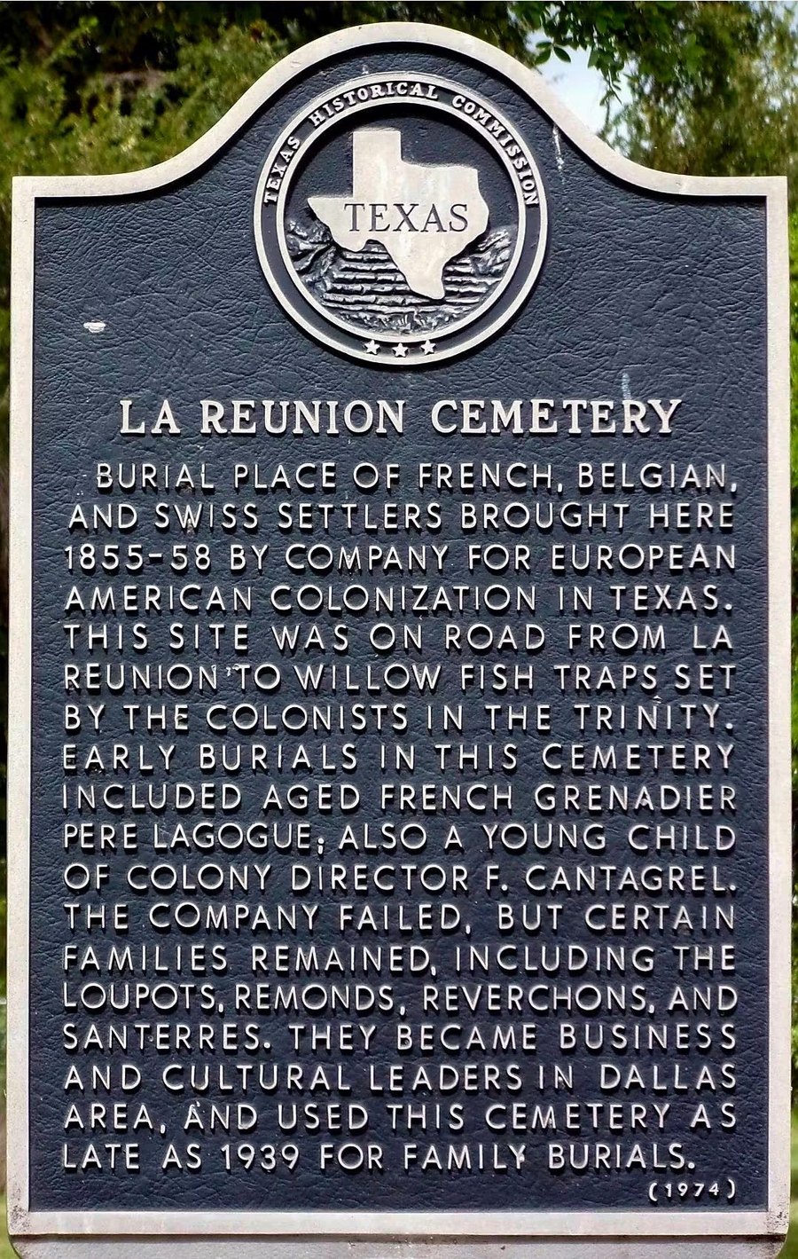 Marcador de la Comisión Histórica de Texas para el Cementerio La Réunion, dedicado en 1974.